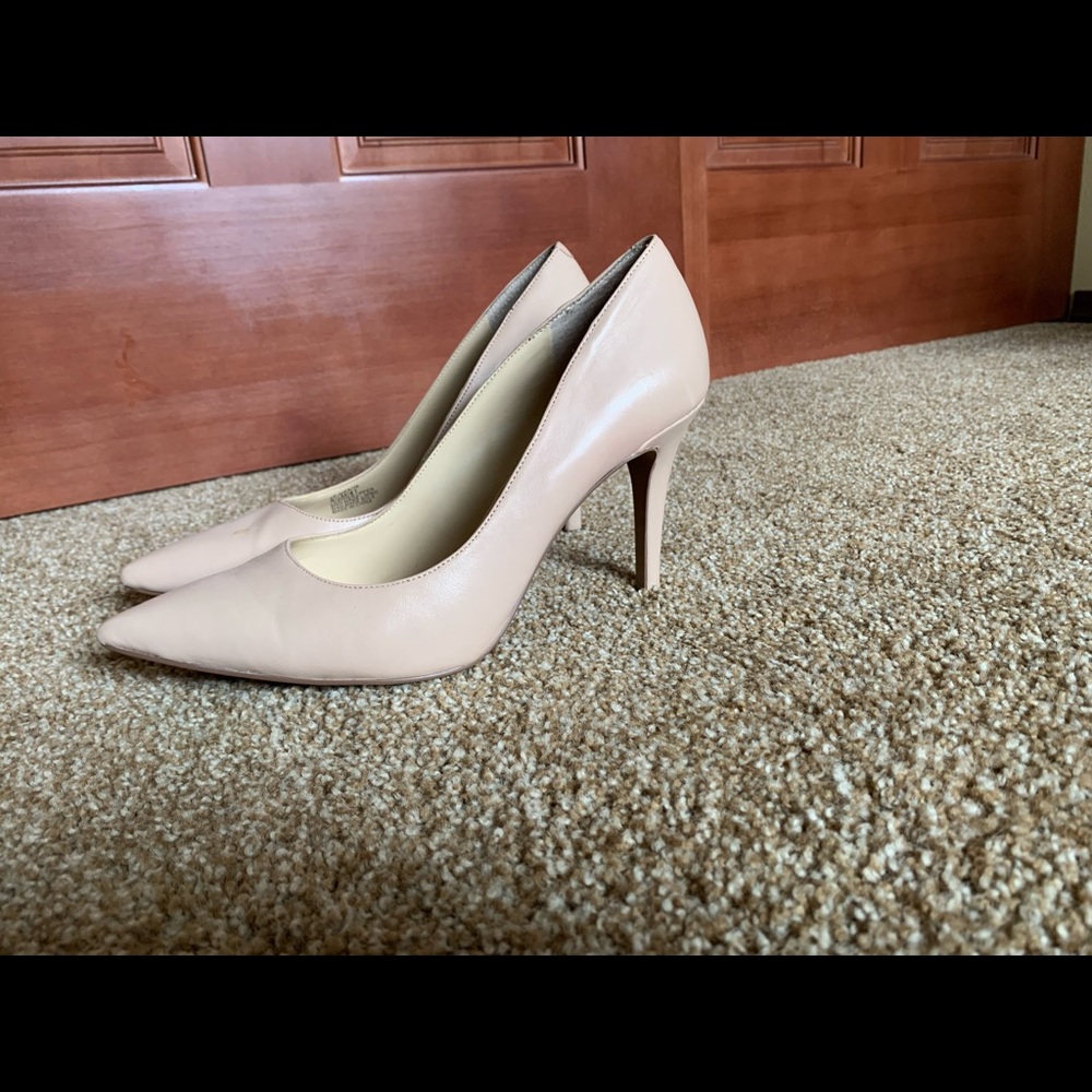 9.5 US - Vince Camuto Nude Leather Pumps